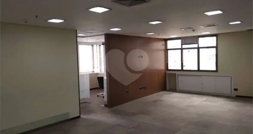 Conjunto alto padrão à venda ou Locação com 110m² 3 vagas  3 banheiros na Vila Olímpia São Paulo SP