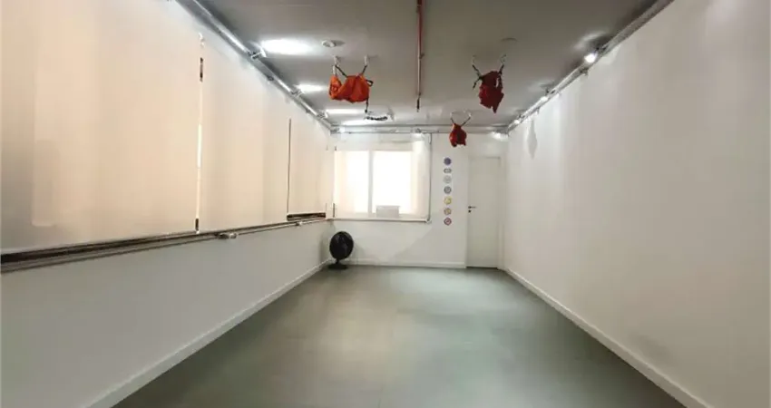 LOCAÇÃO SALA COMERCIAL 30 M2 02 BANHEIROS PERTO PAULISTA  METRO BRIGADEIRO