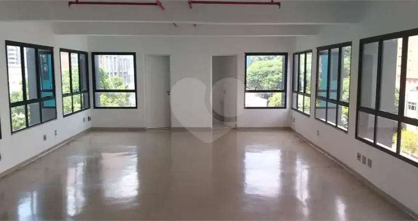 Prédio inteiro para locação com 2113 m² na Vila Clementino São Paulo SP