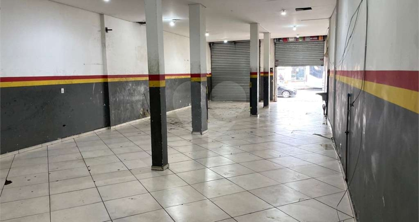 Salão comercial  excelente localização aproximadamente 140 m2 com 2 banheiros, 4 vagas