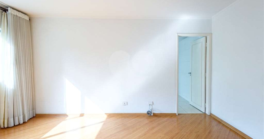 APARTAMENTO COM 2 DORMITORIOS , 1 VAGA EM OTIMA LOCALIZAÇÃO DA VILA MARIANA