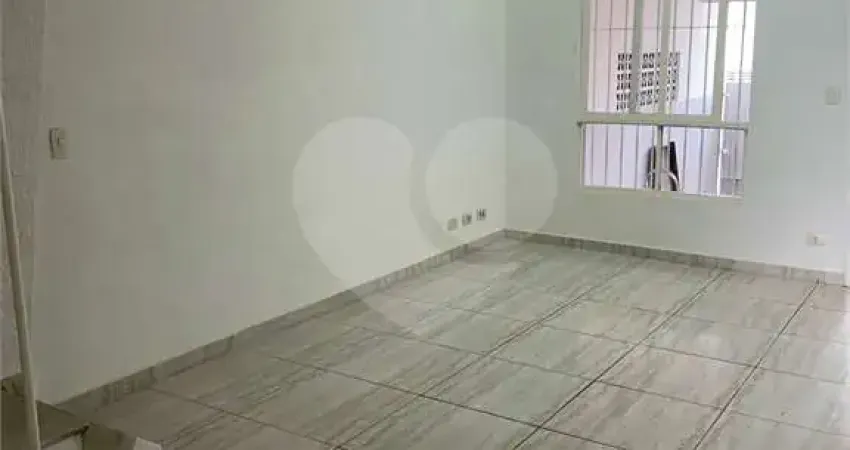 SOBRADO  COM 3 DORMITORIOS,, 1 VAGA  TODO REFORMADO LOCALIZADO NOSSA SENHORA DO SABARA