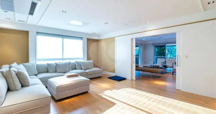 Apartamento-São Paulo-MOEMA | Ref.: REO974684