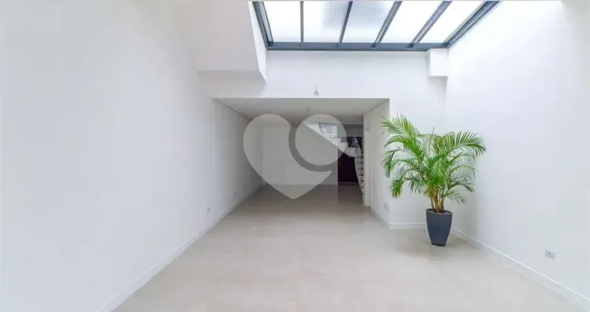 CASA COM 3 SUÍTES, LAVABO, 4 VAGAS, 216 M² - ACLIMAÇÃO