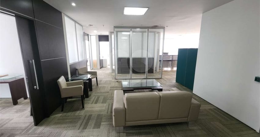 SALA COMERCIAL NO BROOKLIN MOBILIADA DE 224M² COM DIREITO A 5 VAGAS