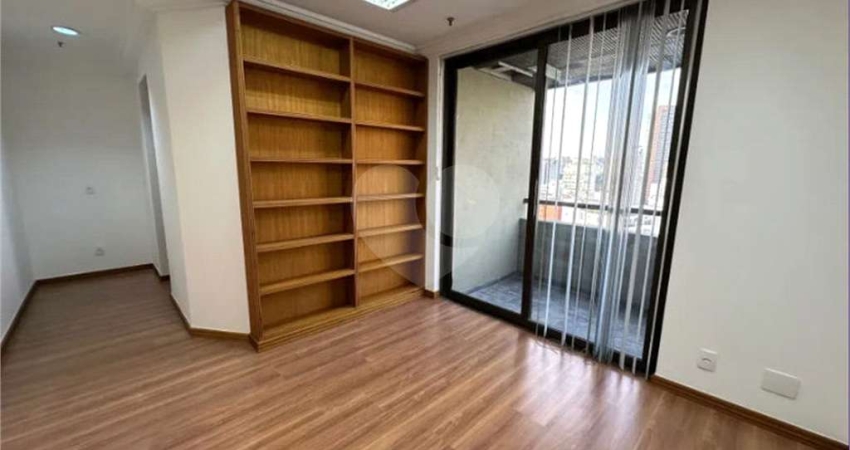 Sala Comercial Reformada no Itaim Bibi  45 m2  Localização Nobre de São Paulo SP