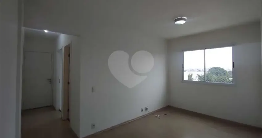 Apartamento para locação com 50m² a 900 m do metro luz, 2 dormitórios sala cozinha e 1 banheiro