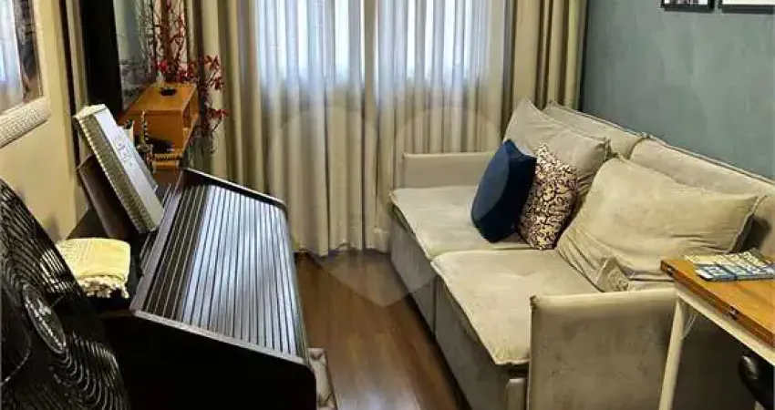 Apartamento à Venda – Campo Limpo, São Paulo – 39m²  2 Dorms  1 Vaga  - Reformado