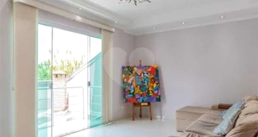 LINDA CASA DE 220M² NO JARDIM MARAJOARA