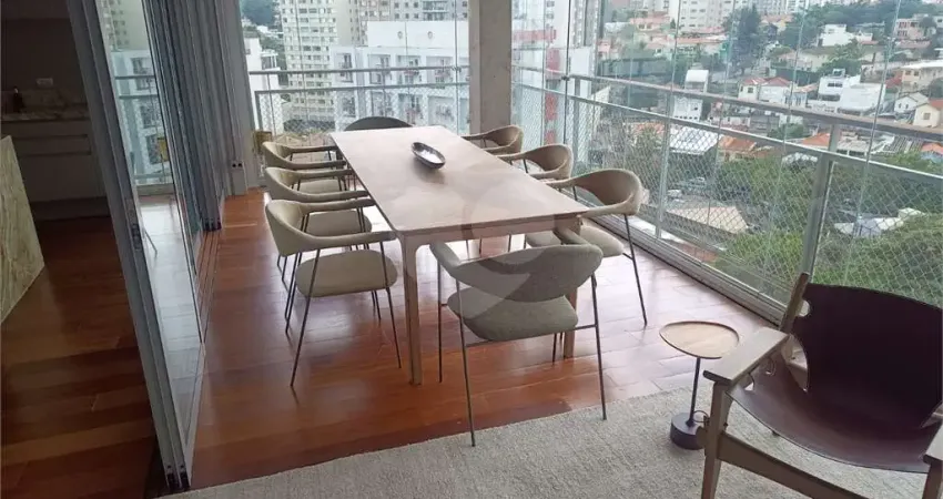 Uma ótima oportunidade no Condomínio Pop Madalena para trabalharmos. Um apartamento de 132m²
