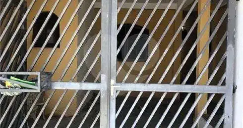 Casa com 3 quartos à venda na Rua Elisa Dina, 555, Jardim Britânia, São Paulo