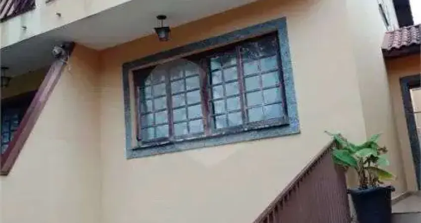 Sobrado com 3 dormitórios para alugar, 250 m² por R$ 5.926/mês - Jardim Regina - São Paulo/SP