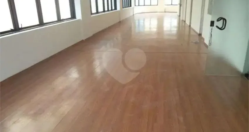 Sala comercial para venda ou para locação na Santa Cecília