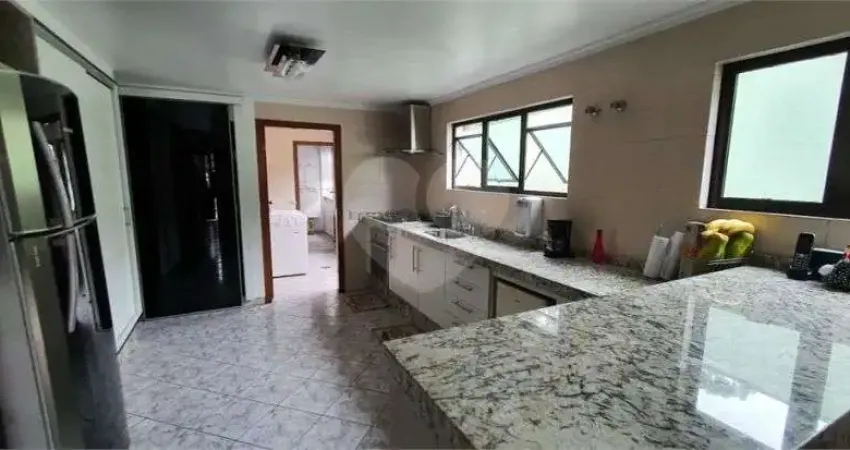 Casa com 4 quartos à venda em City América - SP