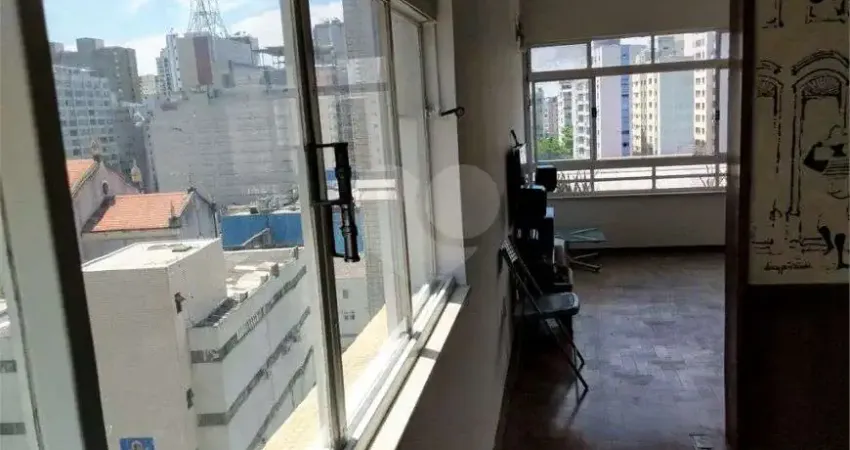 Apartamento à venda no bairro Bela Vista.
