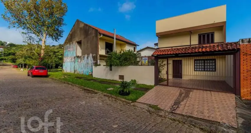 Casa com 2 quartos à venda na Rua Ari Peixoto Martins, 51, Espírito Santo, Porto Alegre