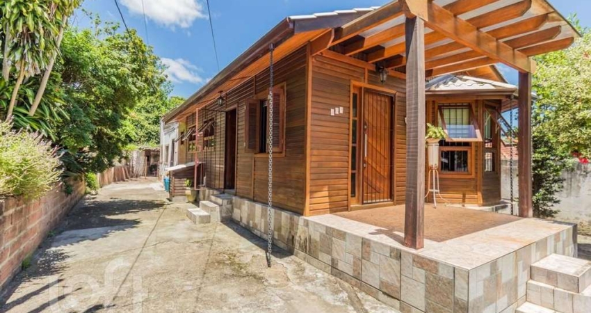 Casa com 3 quartos à venda na Rua Padre Teschauer, 237, Cascata, Porto Alegre