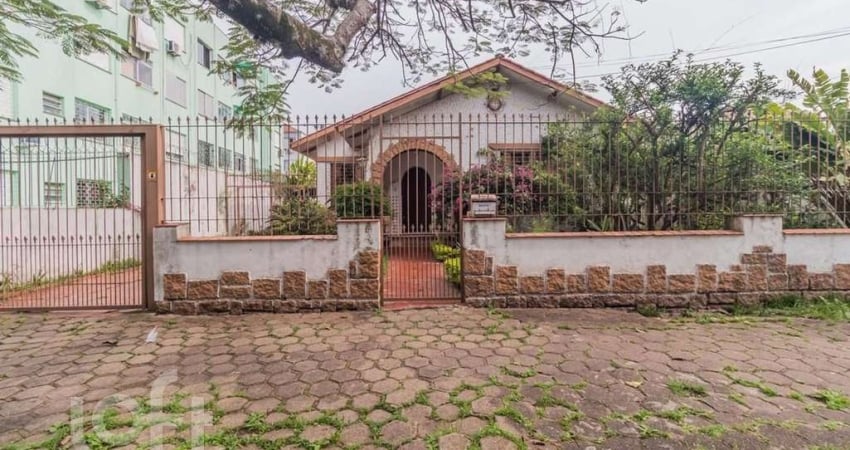 Casa com 2 quartos à venda na Avenida França, 1047, Navegantes, Porto Alegre