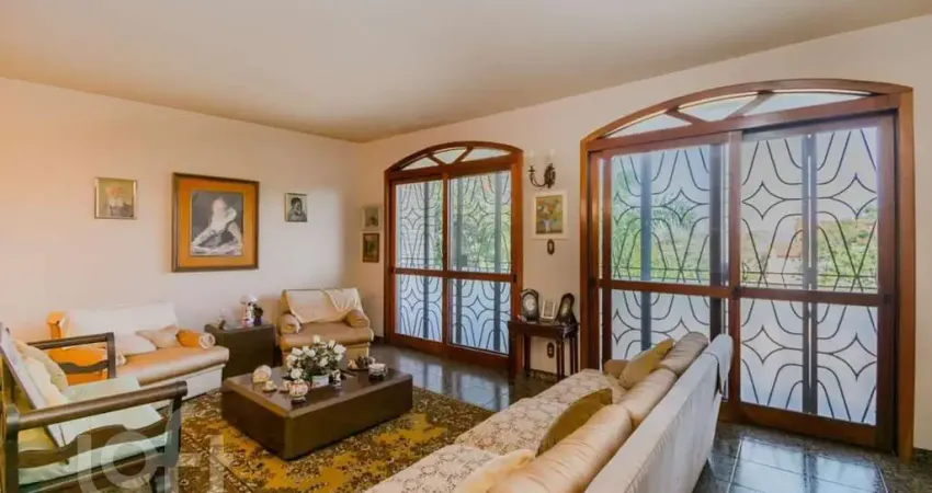 Casa com 6 quartos à venda na Praça José Assunção, 4250, Vila Assunção, Porto Alegre