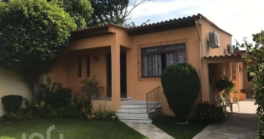 Casa com 2 quartos à venda na Rua Atílio Supertti, 137, Vila Nova, Porto Alegre