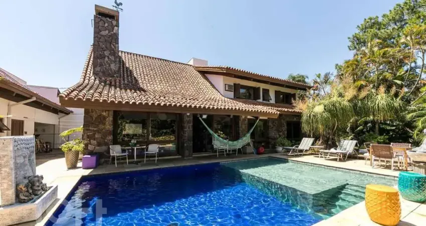 Casa com 5 quartos à venda na Rua Potiguara, 174, Vila Assunção, Porto Alegre