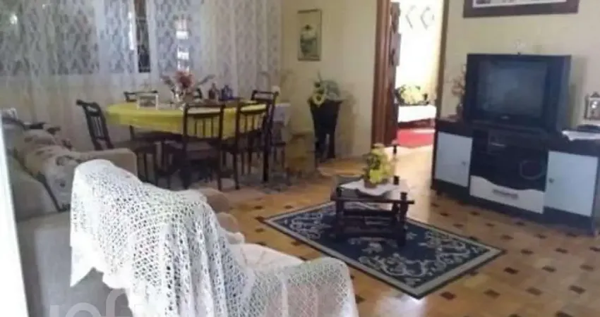 Casa com 3 quartos à venda na Rua Eurico Lara, Medianeira, Porto Alegre