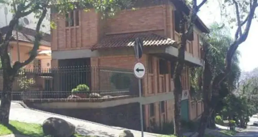 Casa com 3 quartos à venda na Rua Antônio Parreiras, 68, Bela Vista, Porto Alegre