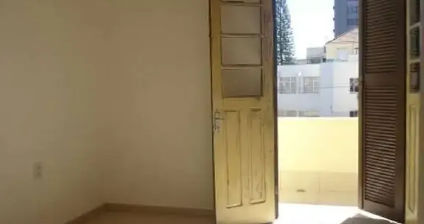 Apartamento com 3 quartos à venda na Rua Lagoinha, 38, Petrópolis, Porto Alegre