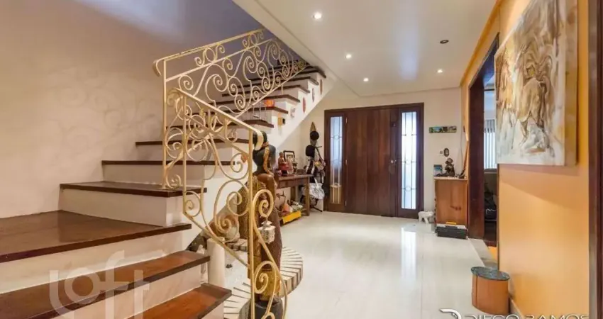 Casa em condomínio fechado com 3 quartos à venda na Avenida Lavras, 530, Petrópolis, Porto Alegre