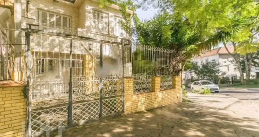 Casa em condomínio fechado com 4 quartos à venda na Rua Sinimbú, 343, Petrópolis, Porto Alegre