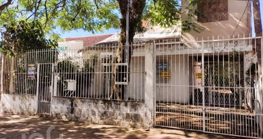 Casa com 4 quartos à venda na Avenida Assis Brasil, 1039, Passo da Areia, Porto Alegre