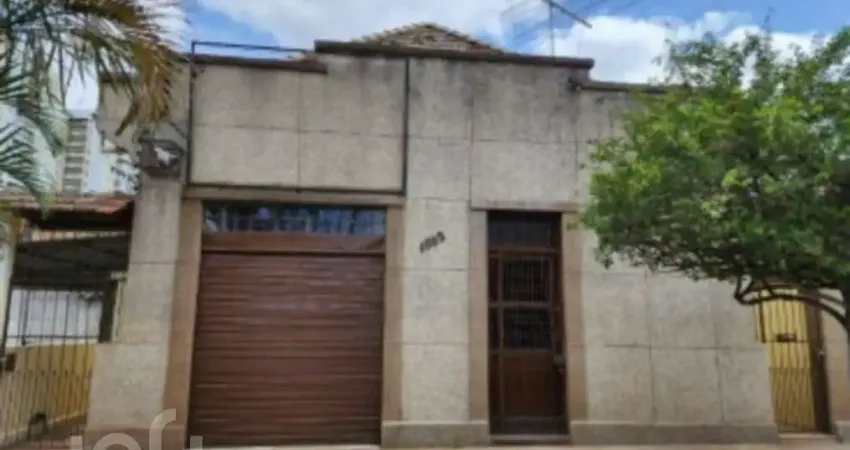 Casa com 3 quartos à venda na Rua Santos Dumont, 1582, São Geraldo, Porto Alegre