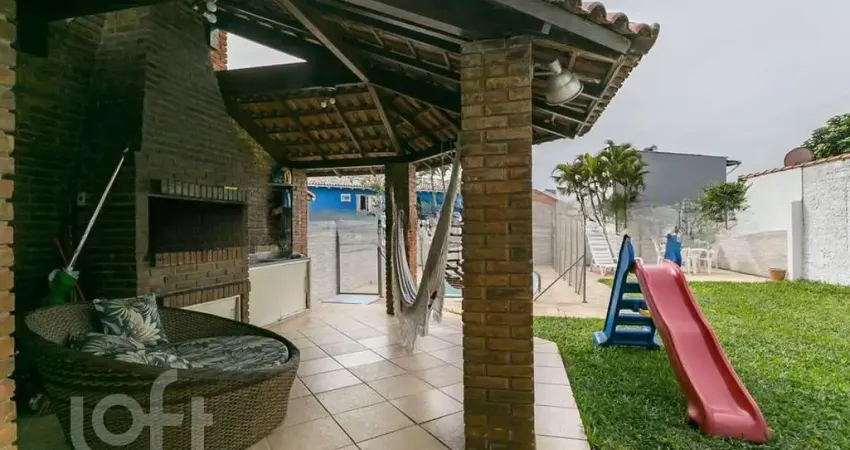 Casa com 5 quartos à venda na Rua Fortunato Della Casa, 35, Espírito Santo, Porto Alegre