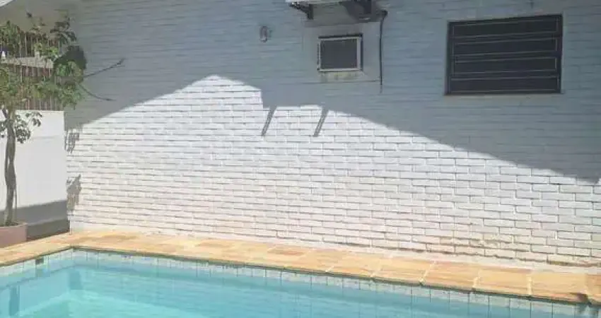 Casa com 4 quartos à venda na Rua Catumbi, 434, Medianeira, Porto Alegre