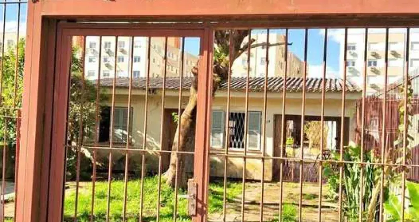 Casa com 5 quartos à venda na Rua Nove de Junho, 176, São José, Porto Alegre