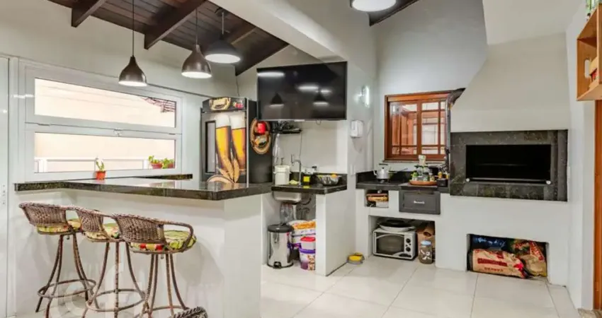 Casa com 3 quartos à venda na Rua Ancara, 330, Hípica, Porto Alegre