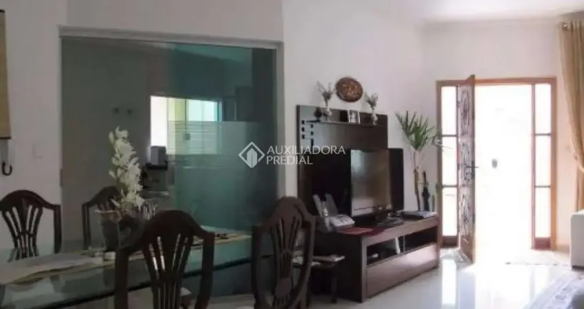 Casa com 3 quartos à venda na Rua Marcos Luís Sposaro, 6, Nova Petrópolis, São Bernardo do Campo