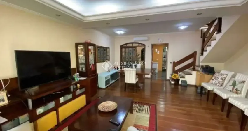 Casa com 3 quartos à venda na Rua Nicola Spinelli, 443, Nova Petrópolis, São Bernardo do Campo
