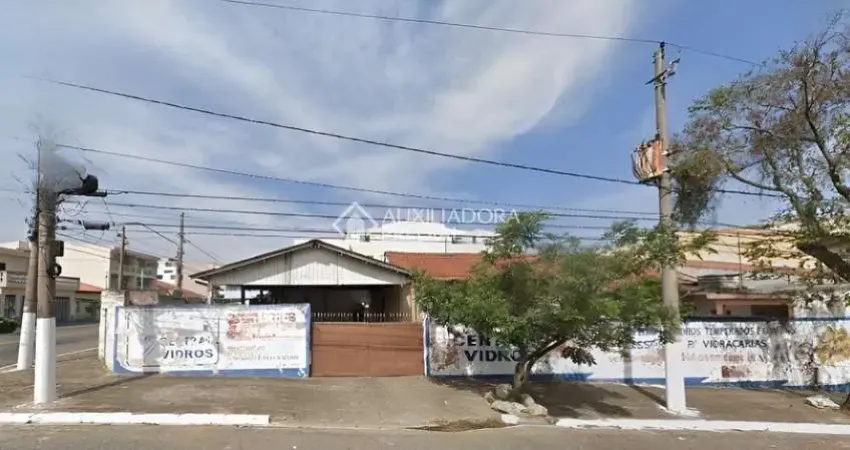 Terreno à venda na Rua Coimbra, 14, Vila Pires, Santo André
