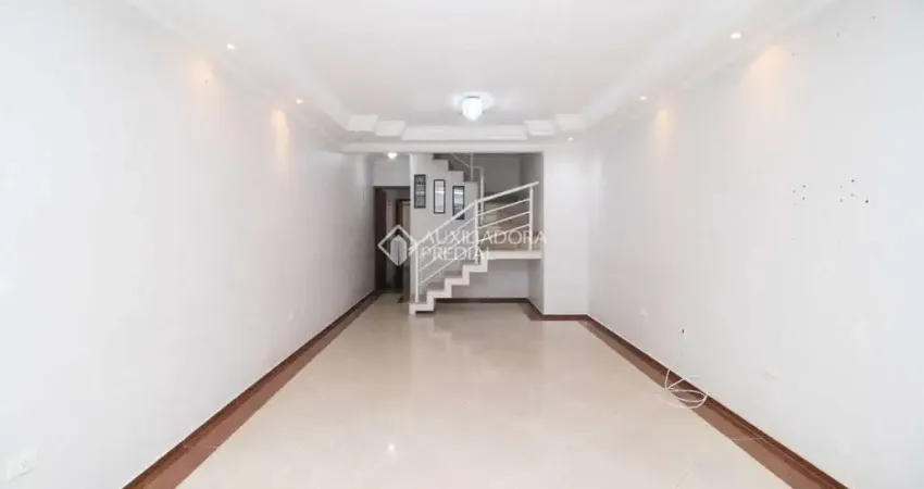 Casa com 3 quartos para alugar na Rua das Aroeiras, 96, Jardim, Santo André