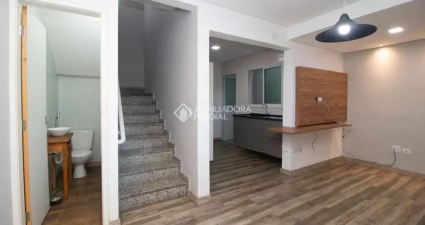 Casa com 2 quartos para alugar na Rua Miguel Couto, 515, Vila Pires, Santo André