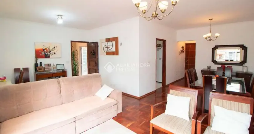 Casa em condomínio fechado com 3 quartos para alugar na Alameda Dona Tereza Cristina, 453, Nova Petrópolis, São Bernardo do Campo