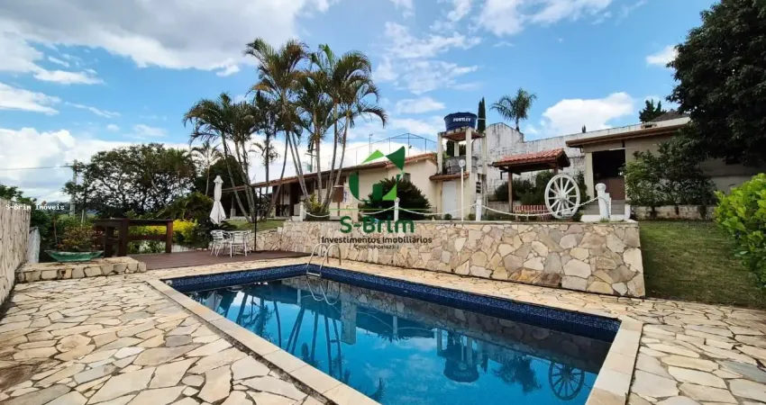 Sensacional chacara dentro de associação de moradores na Cidade de Atibaia.