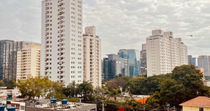 Conjunto comercial com 2 salas no melhor ponto da Vila Olímpia, clara, ensolarada, 42m2