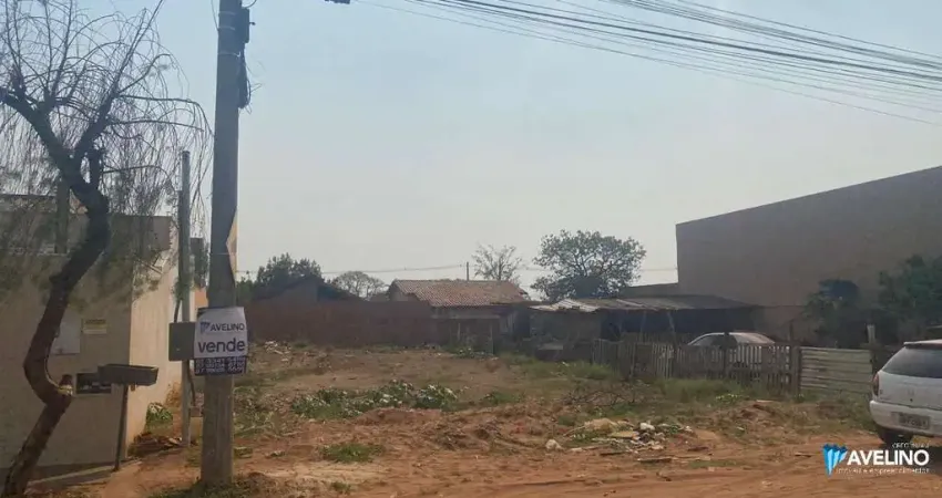 Terreno na av comercial na frente do supermercado mister junior