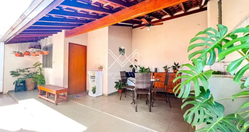 Linda casa térrea no condomínio portal dos pinheiros, com 163 m², 3 quartos, edícula e área de churrasco