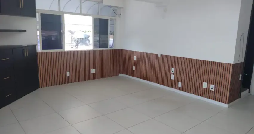 Alugo excelente sala em vilas do atlântico. r$ 1.700,00 oportunidade!!!!.