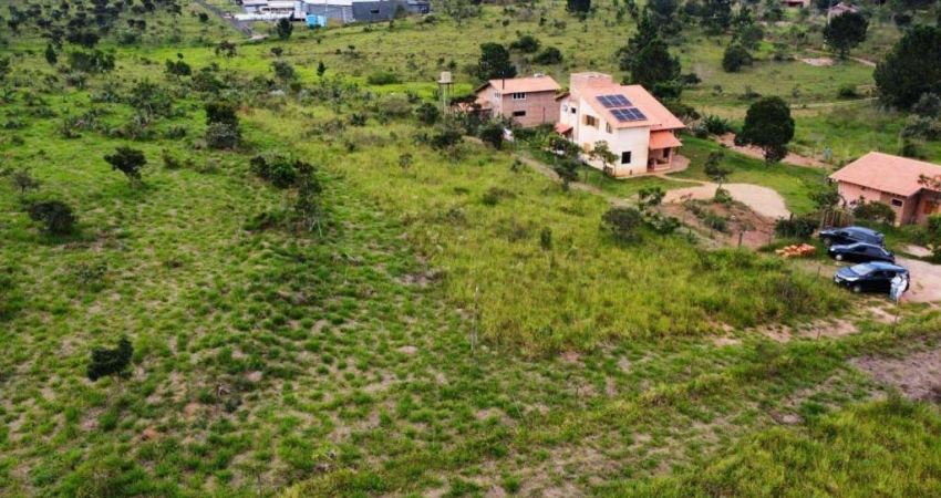 Terreno à venda, 2592 m² por R$ 300.000,00 - Demétria - Botucatu/SP