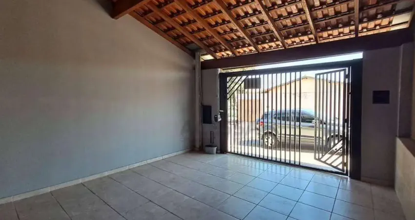 Casa com 2 dormitórios à venda, 70 m² por R$ 295.000,00 - Jardim Itamarati - Botucatu/SP