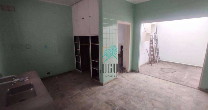 Casa com ótima área de terreno de 250m², composto por 3 dormitórios, à venda por R$ 650.000 - Vila Alvinópolis, SBC/SP